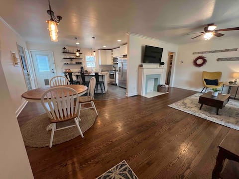 Cheerful, centrally located 2-bedroom