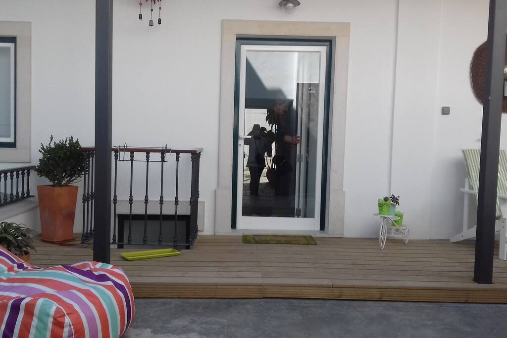 Entrada na casa através do pátio