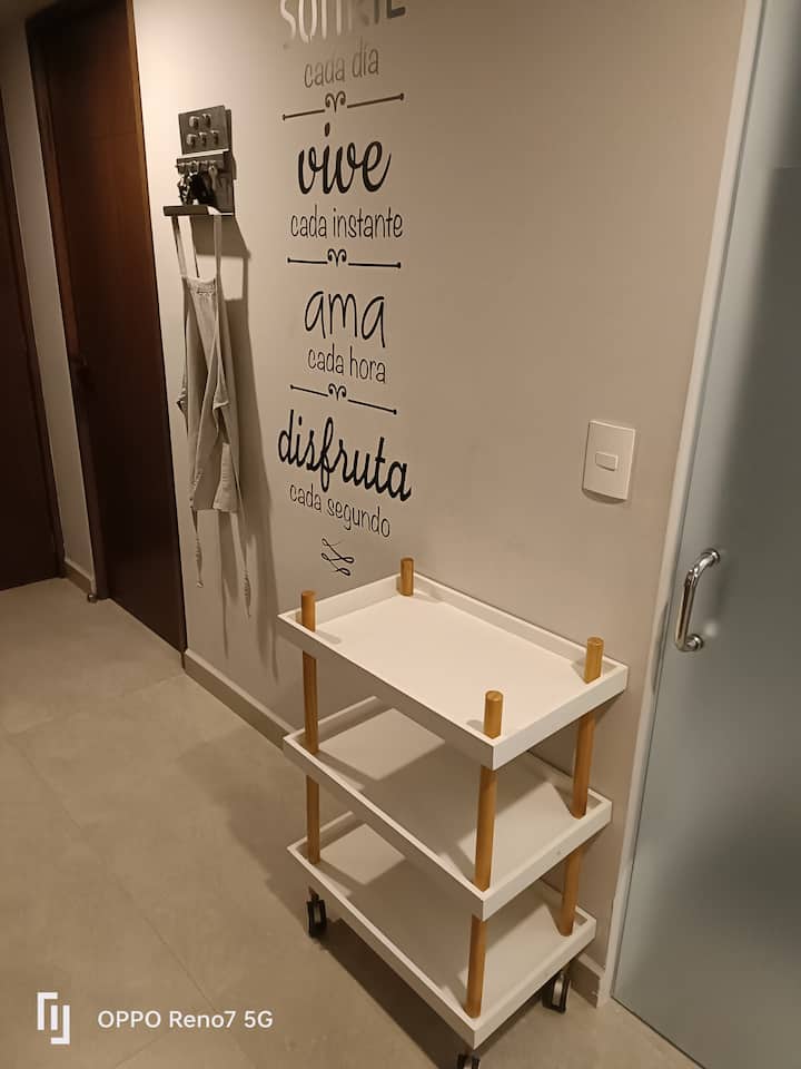 TIP: This service cart can be used to take your food, snacks, or drinks to the pool area. NOTE: only plastic items. GLASS IS PROHIBITED. Only here if you have to go out the front door.