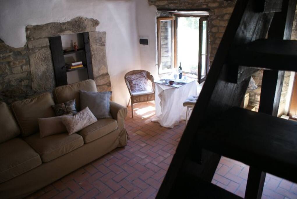 angolo della sala sotto una delle camere