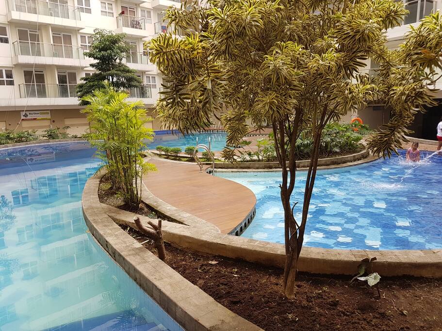 swimming pool