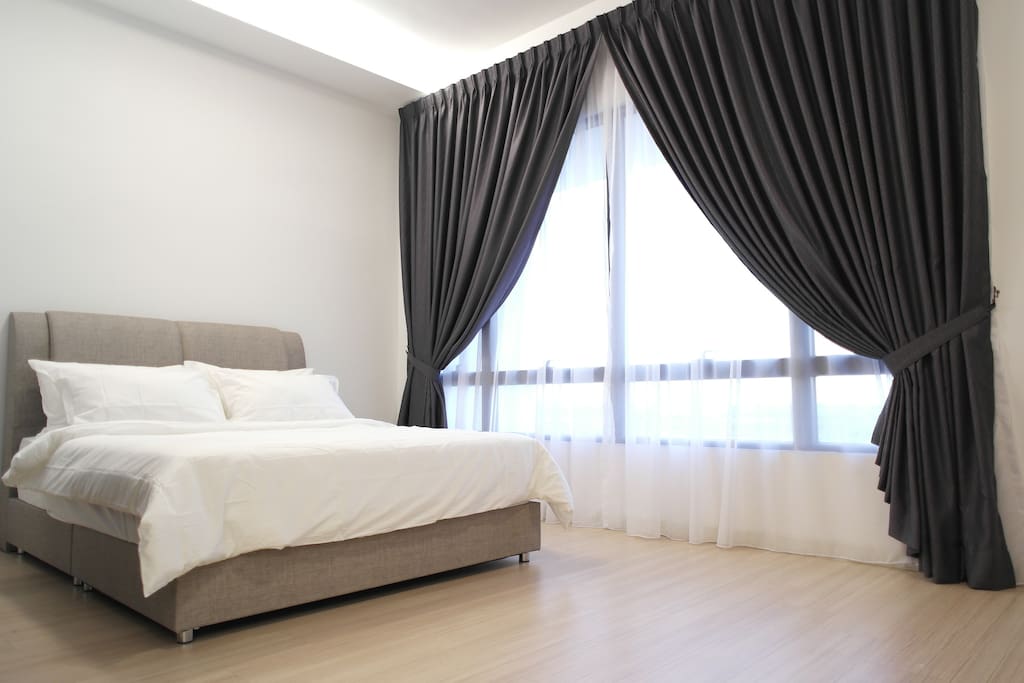 Queen Bed Master bedroom