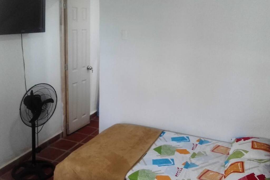 cuenta con ventiladores