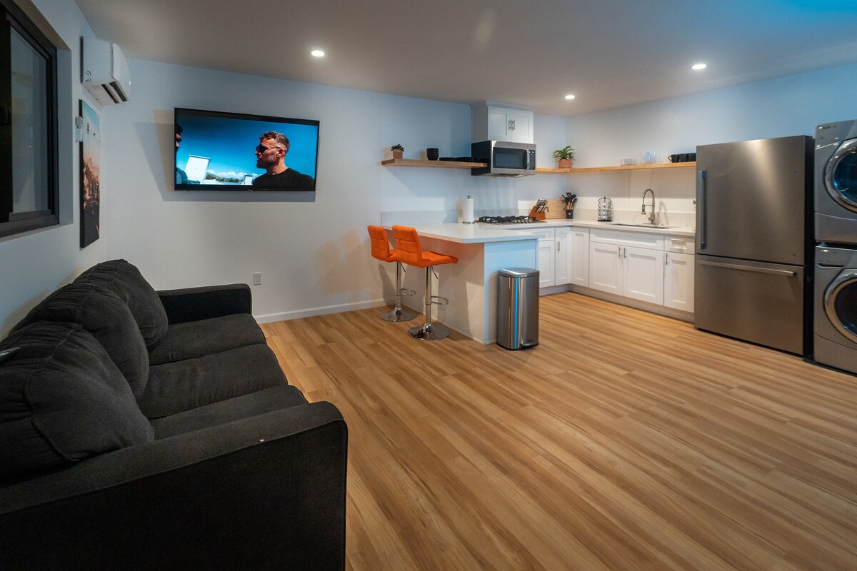 Кауч за извлекување со брачен кревет