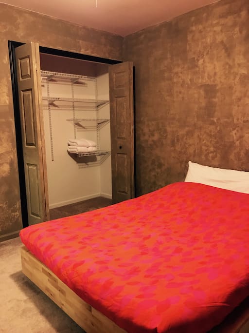 Guest bedroom