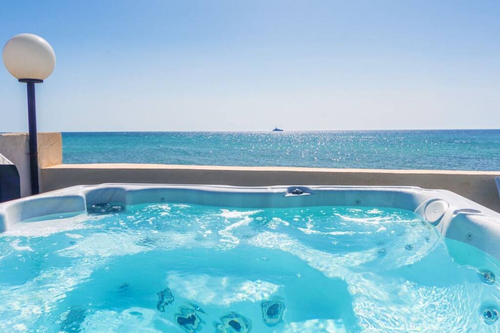 Terrazza sul mare con idromassaggio