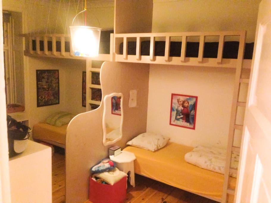 Childrensroom. 4 beds