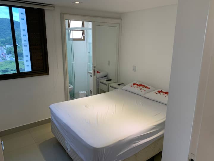 Chumba cha 1 (Suite yenye TV na Hewa )