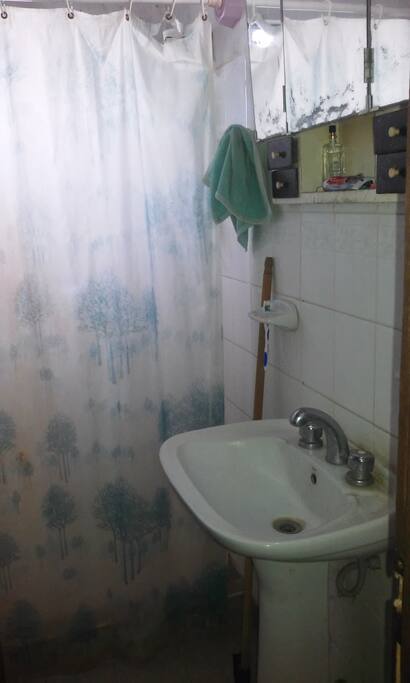 Baño totalmente instalado y comodo