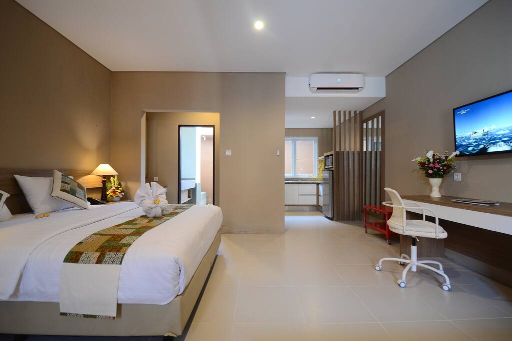 Signature Master Bedroom 1of2