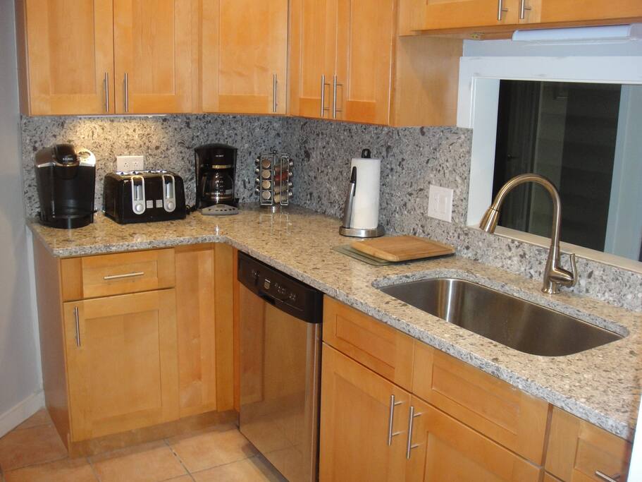 Kitchen, quartz and stainless