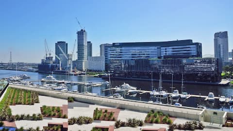 Views! 5mins from Convention Centre