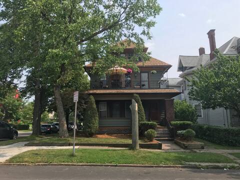 Down town Buffalo, Entire house