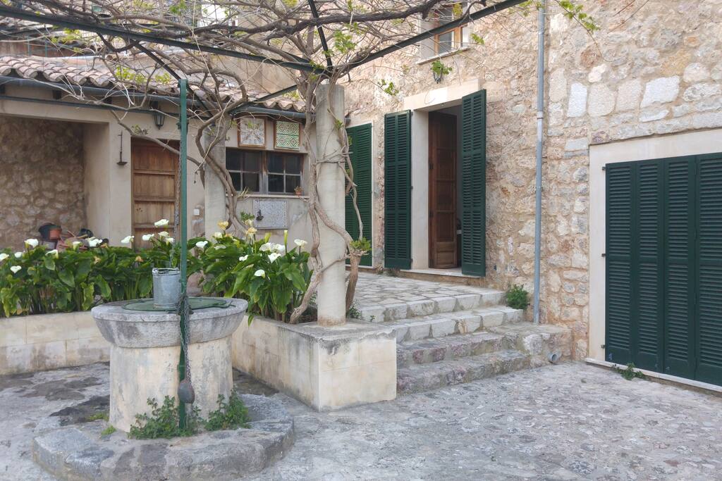SHARED TERRACE