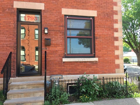 2 Bedroom-Open-layout Townhouse