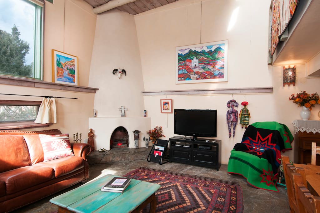 Satellite TV and DVD player, plus wi-fi.