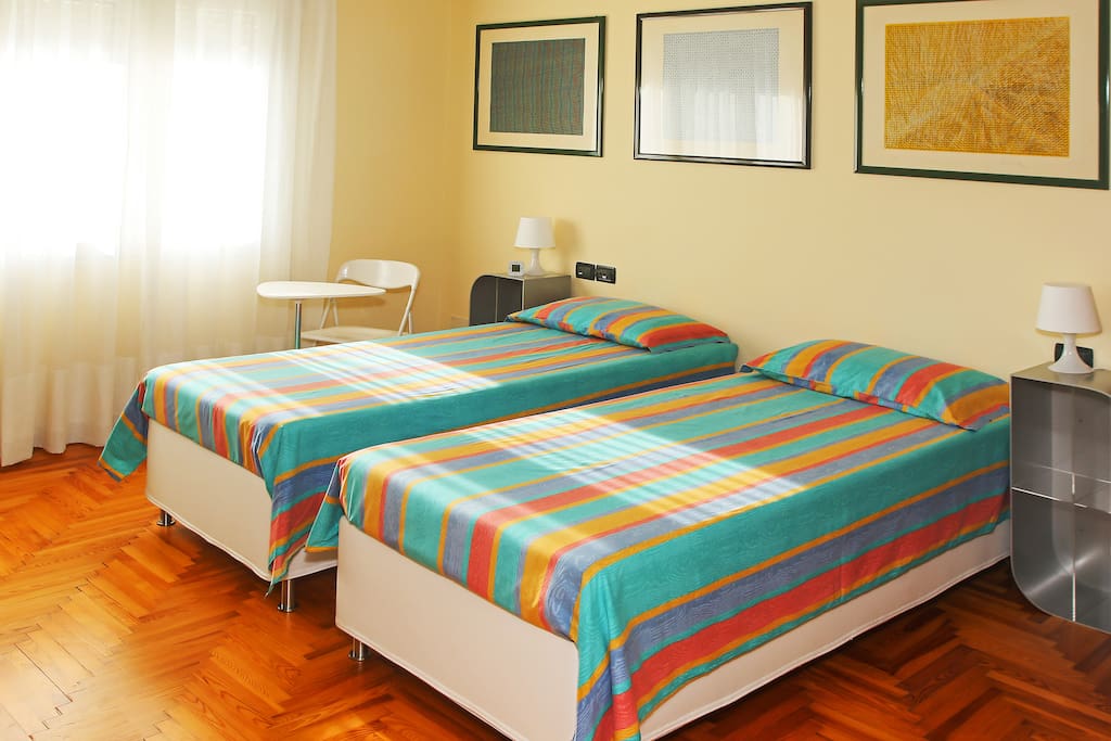 Room with twin beds...