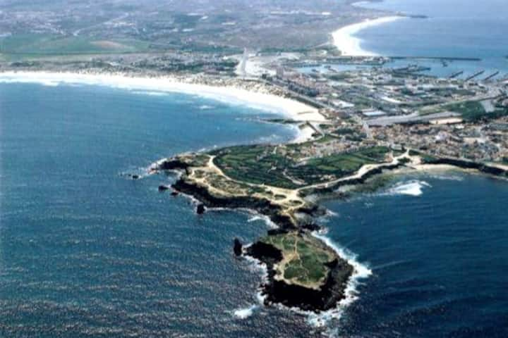 Short walk to Beach And Surf from Baleal Apartment