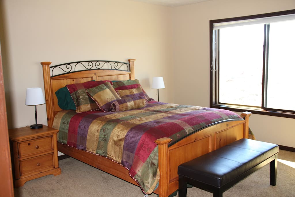 Bedroom #2 (Queen)