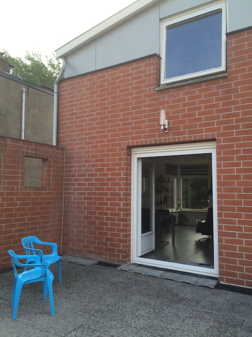 Dakterras met in de middag en avonduren voldoende zonlicht!