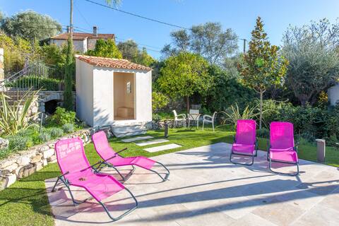 Lou Vieil Oustaou, family home