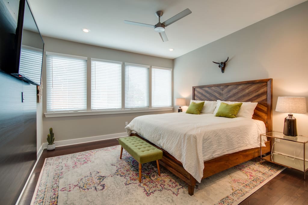 Master Bedroom / King Sized Bed