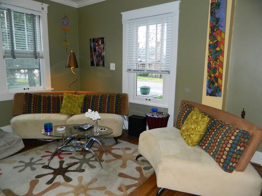 Den with TV (Netflix!)