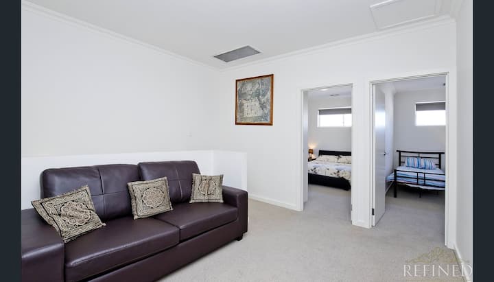 إطلالة على الطابق العلوي