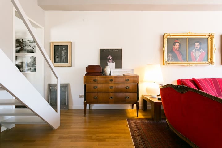 Charming Nest, Central, Fiber-Optic