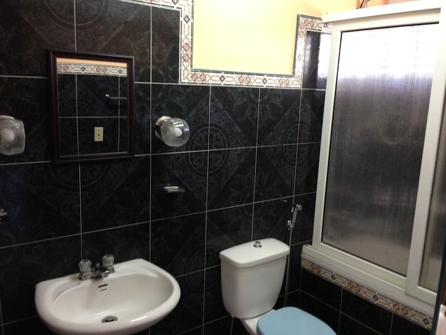 Baño de la habitación #1