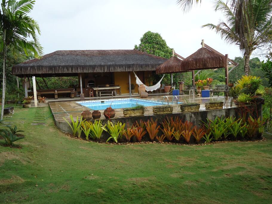 Piscina e Churrasqueira