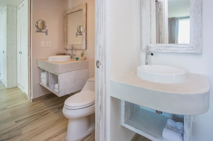 Newport House Luxe Apartment — 1 bedroom vacation rental in Zazil Ha