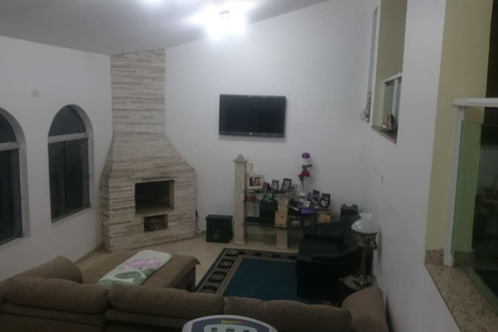SALA TV E LAREIRA
