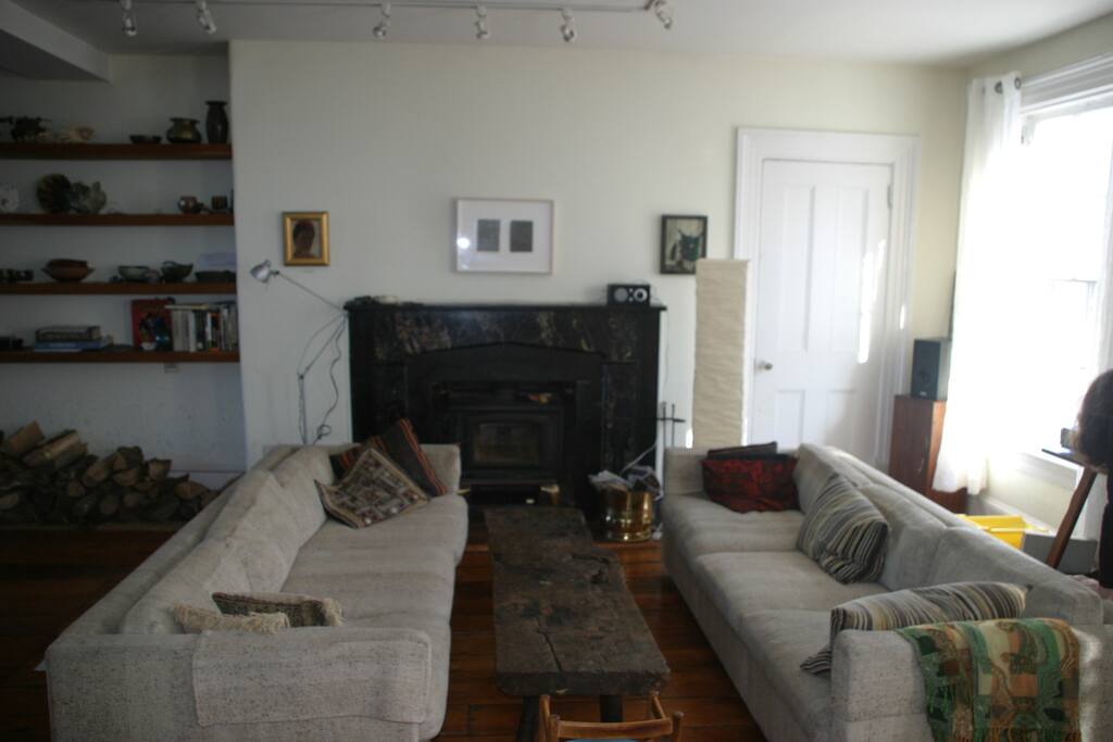Sofa/fireplace