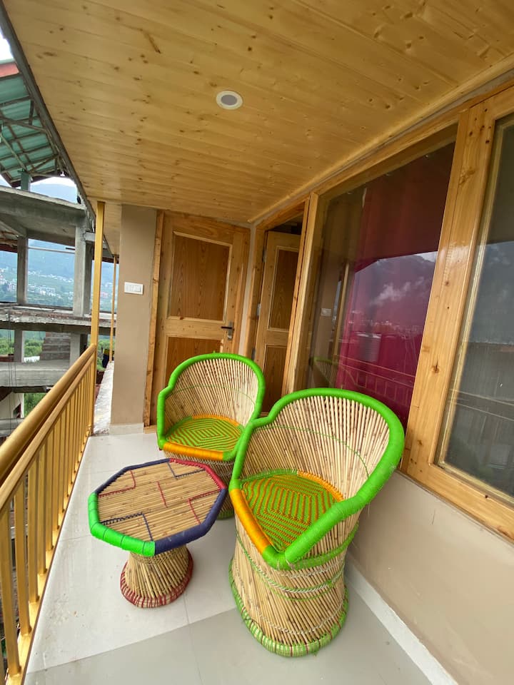 2 Bhk Mud House Apartment(netflix+parking+balcony) - Manali