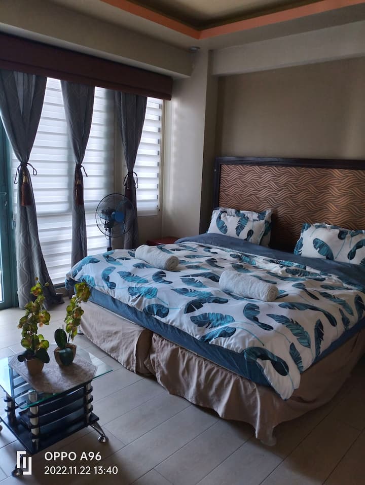 CondoTel Near Airport In front of NAIA terminal 3 Hotels for Rent in
