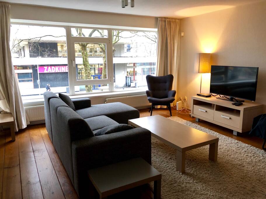 Elegant living room in city center