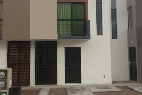 Top performing Airbnb: Private home - Los Lagos, Industrial Zone in Congregación Villa De Pozos