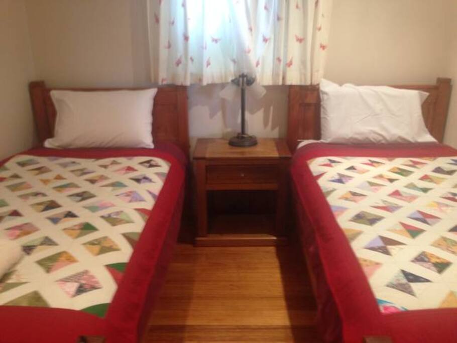 Twin bedroom