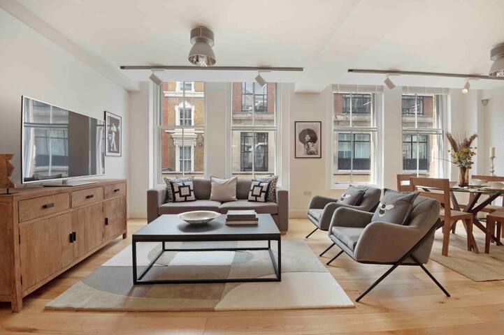 A short walk to Regent Street gallery image 5