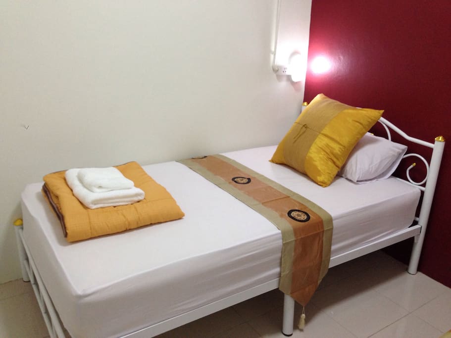 2 Single beds in Private room