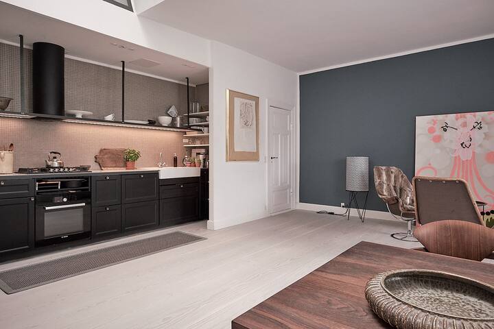 Bohemian studio flat by Royal Palace. gallery image 5