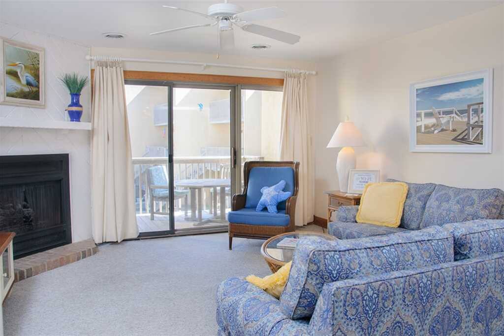 QB4: Red Drum | Mid Level Living Area | Fireplace Not Available For Guest Use