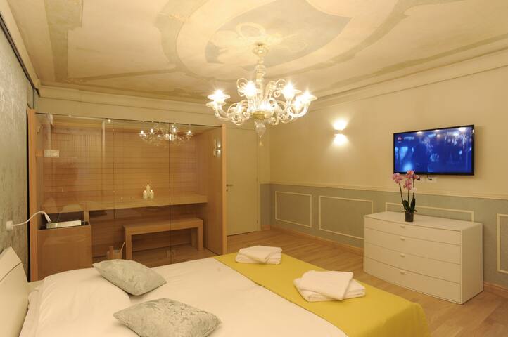 Cà XXII Marzo Boutique – codice ident. M0270429357 gallery image 3