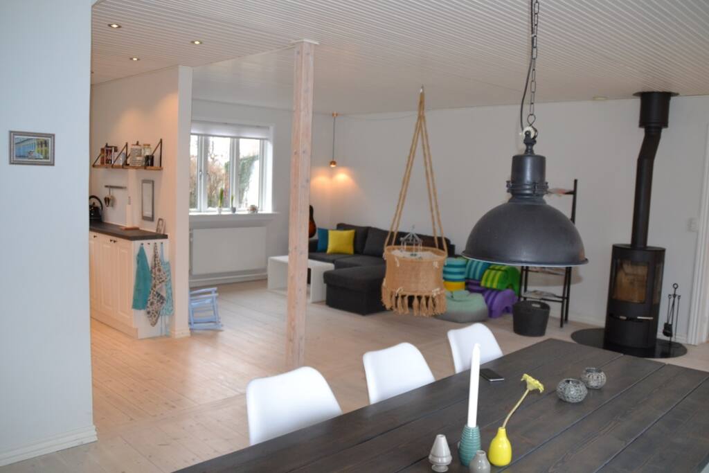 Livingroom with view to street and garden.
Couch can made into a double bed.