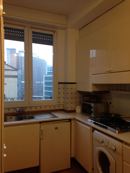 Cucina: Lavello, Microonde, Fuochi