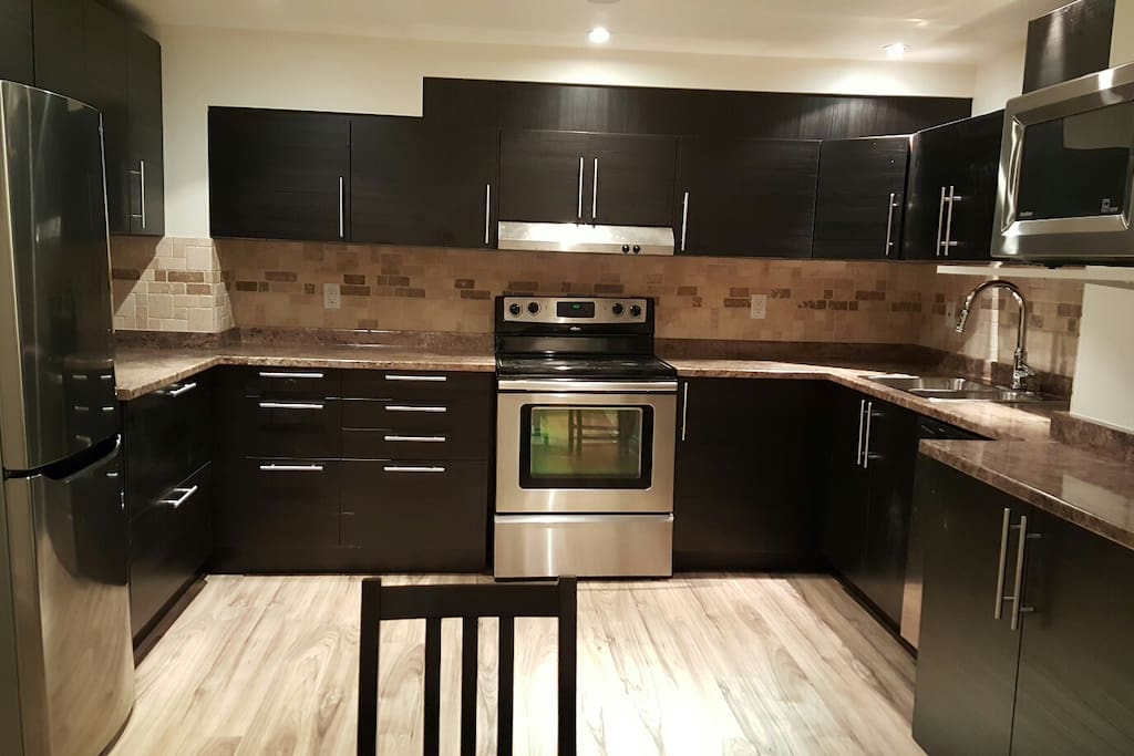 Enjoy a nice bright kitchen with all the amenities