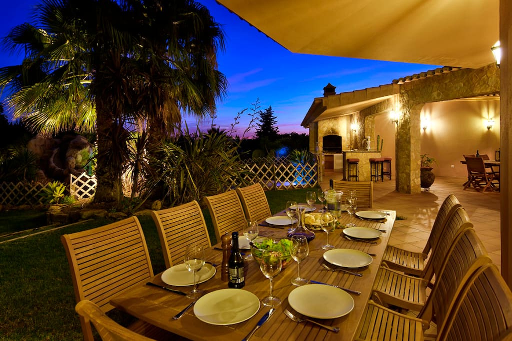 Alfresco dining at night