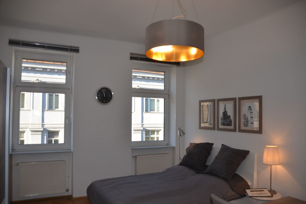 Blick Richtung Fenster
View to the windows.