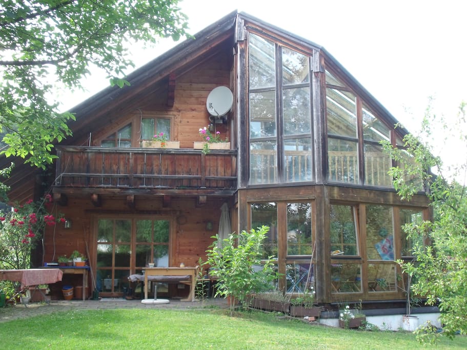 Haus vom Garten aus